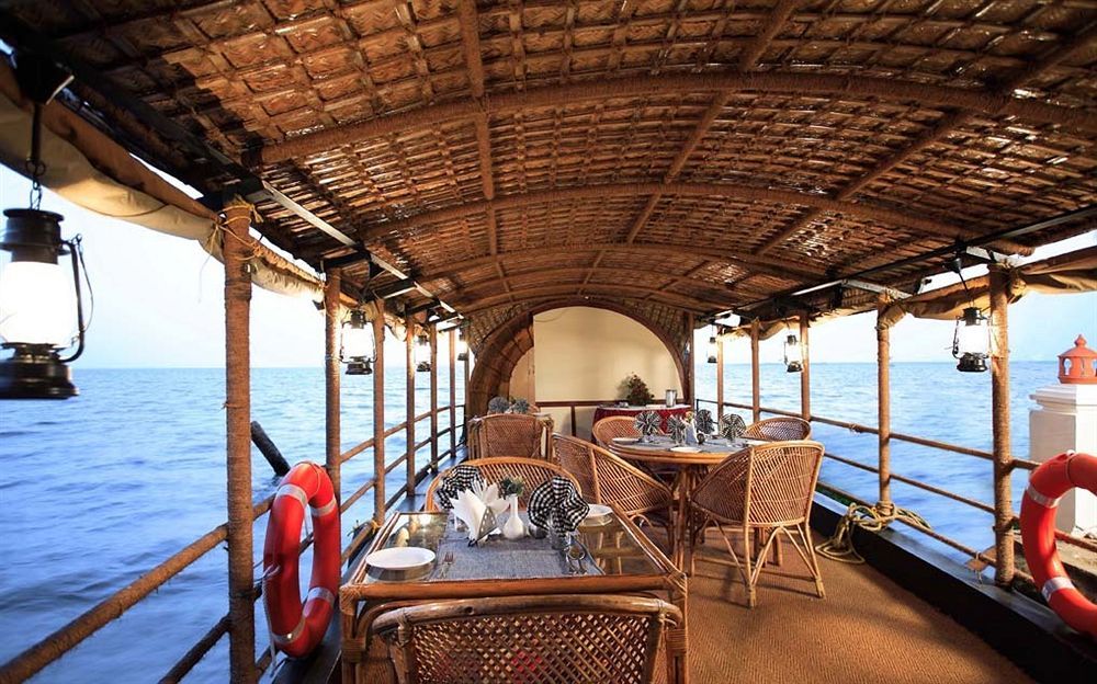 Cocobay Resort Кумараком Ресторан фото